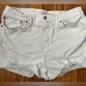 Cute Distressed Levi’s High Rise Shorts